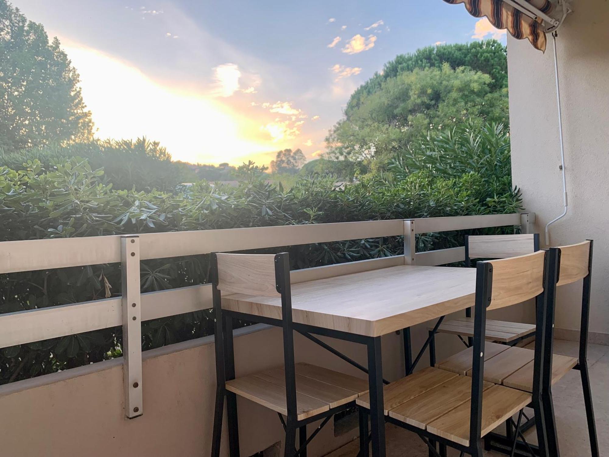 Grand Studio Standing Avec Terrasse Et Parking Sainte-Maxime Exterior foto